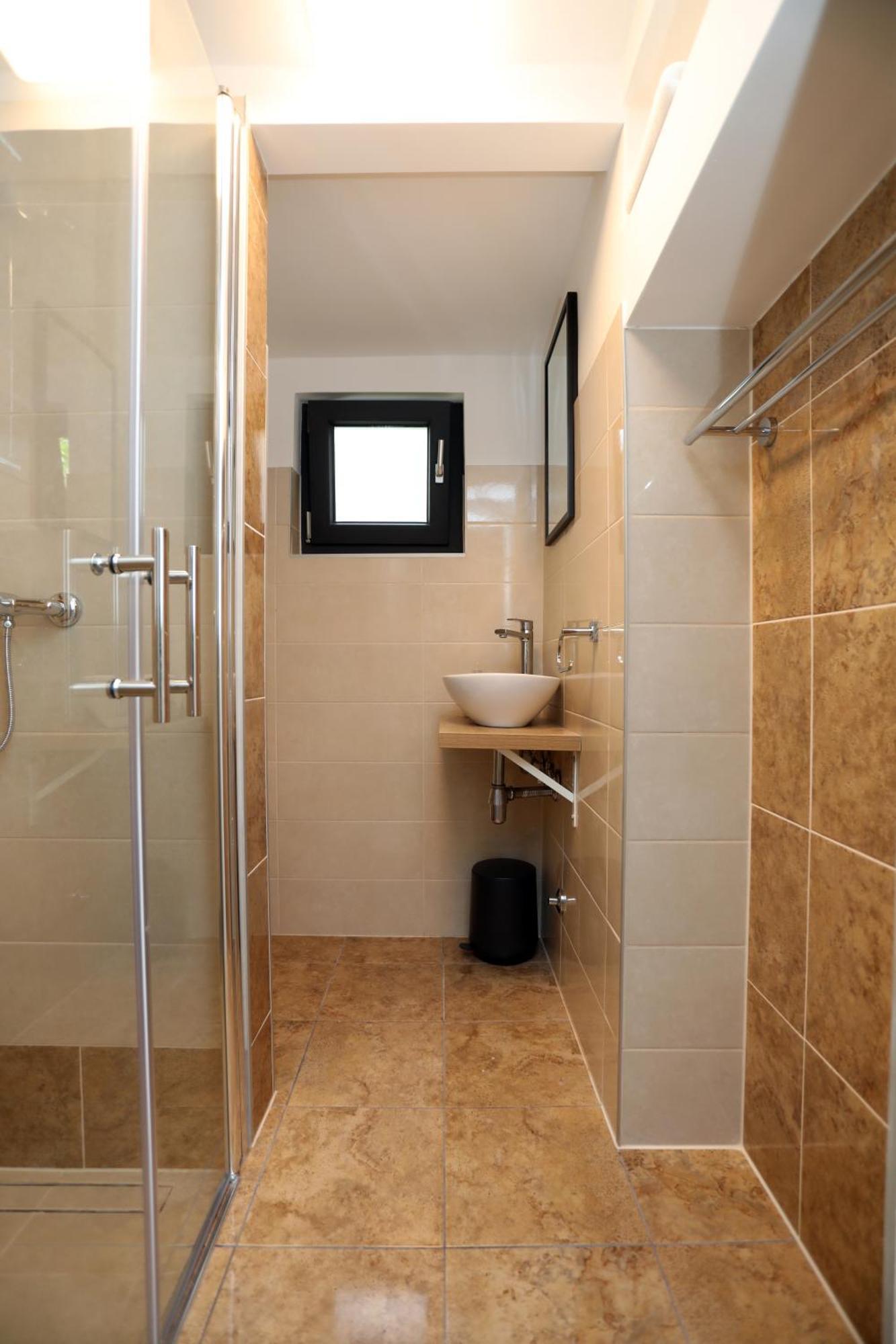 Guest House Tika Medulin Luaran gambar